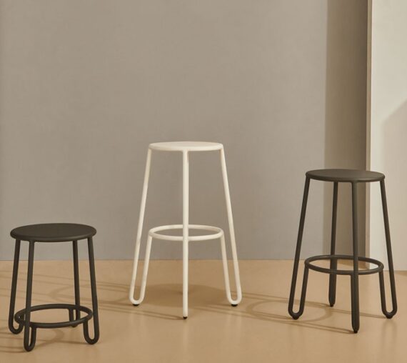 Maiori-Huggy-Stools_2 Huggy Stool